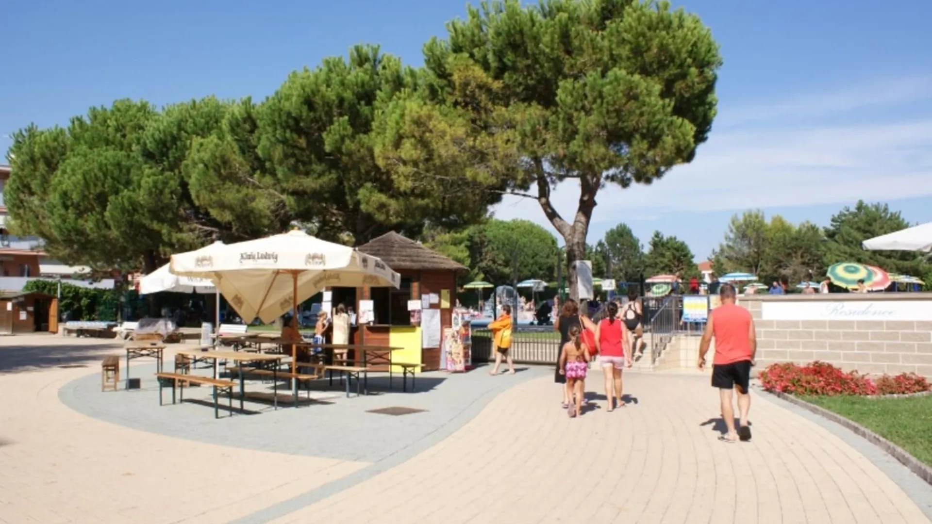 Vacation By The Pool In Our Cozy Flat Apartment Bibione